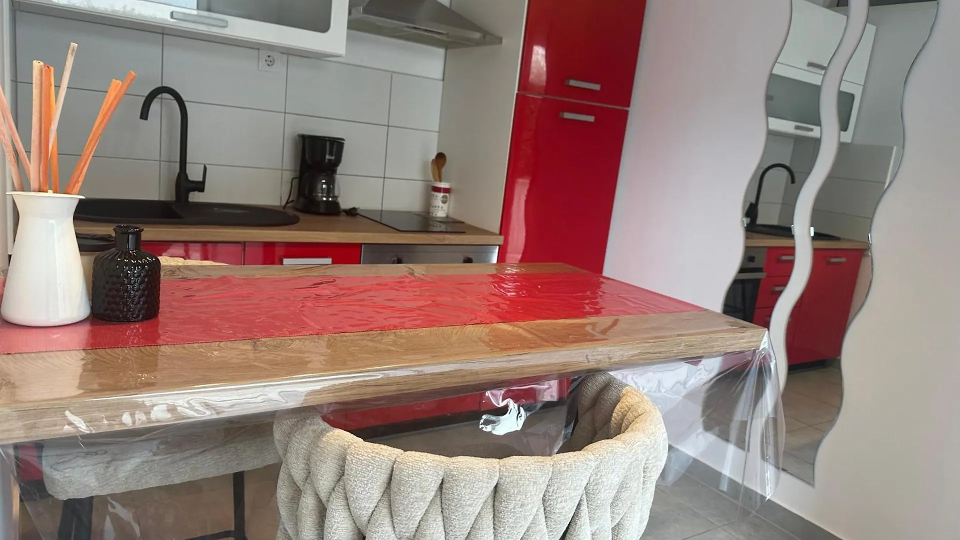 Apartments Peloza Πόρετς