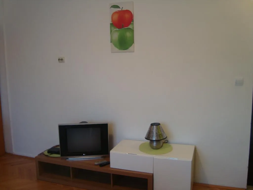Apartments Peloza Πόρετς