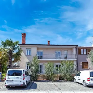  Apartman Jure